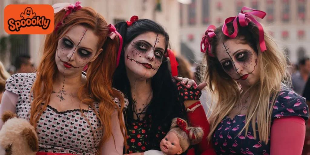 Costumes & Themes