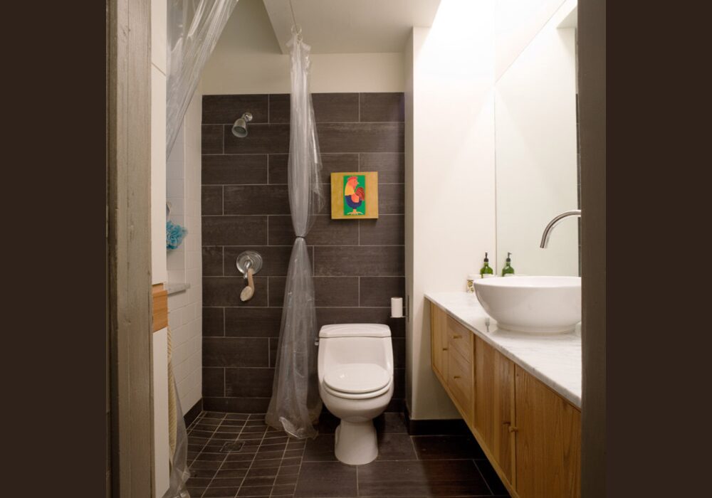 Small Bathroom Space Saving Design